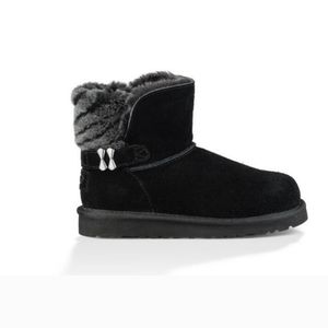 Women's UGG Analia fur low boot, black size 9, lined, suede